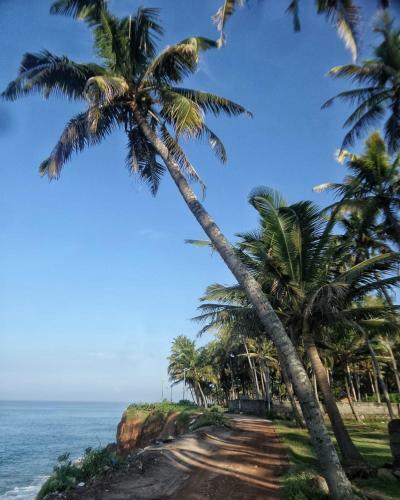 Hotel Sukriti Beach Resort