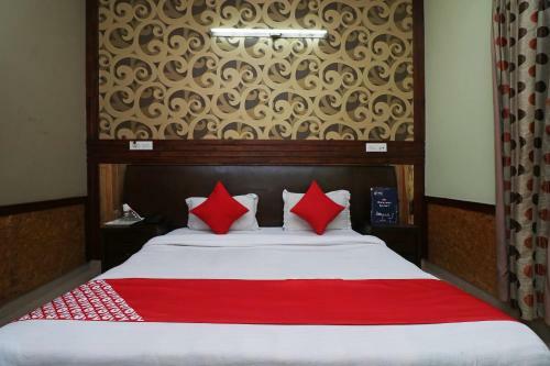 Hotel Oyo 26584 Royal Castle