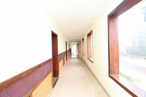 Hotel Oyo 26584 Royal Castle
