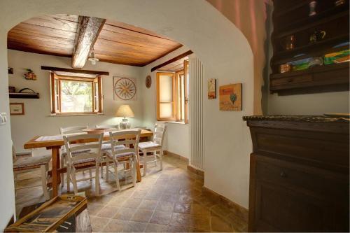 Col Di Morro Villa Sleeps 6 Pool Wifi