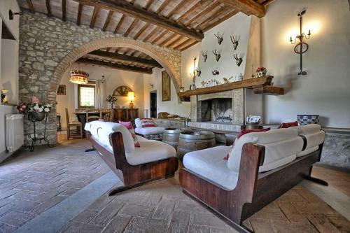 Osteriola Villa Sleeps 12 Pool Wifi