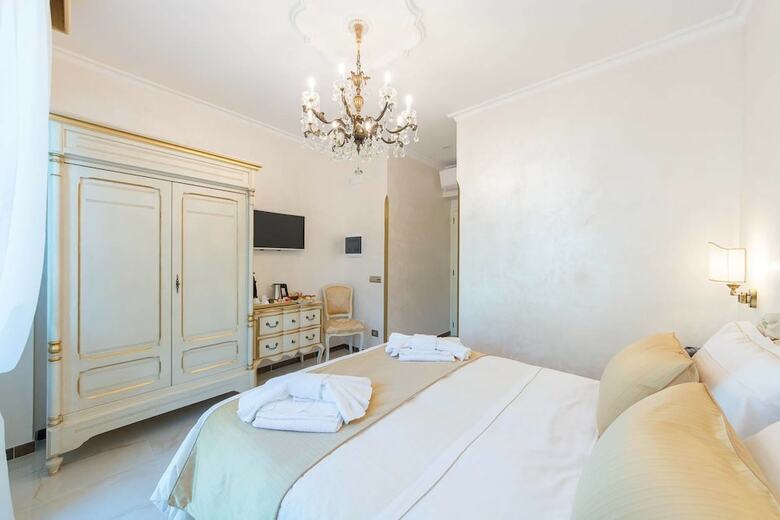 Hostal B&B Palazzo Montesanto