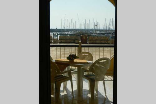 Apartamento Un Affaccio Sul Porto-res. La Vela