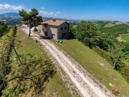 Modern Mansion In Sant'angelo In Vado With Swimming Pool
