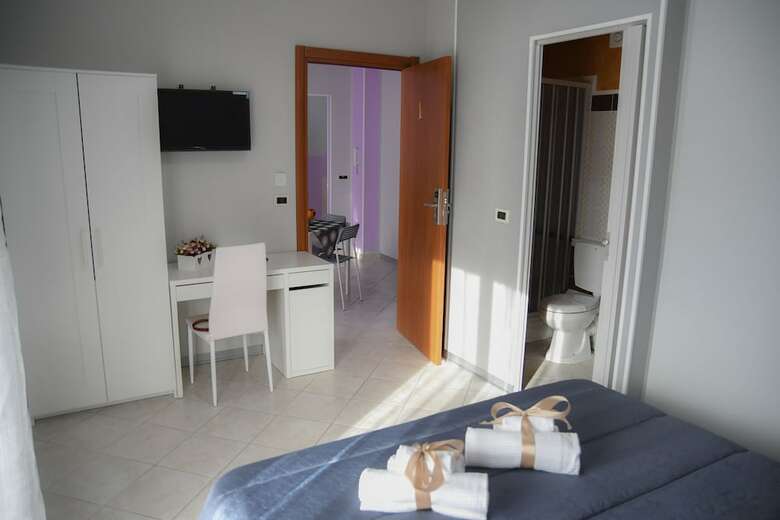 Hostal B&B Lamezia Airport