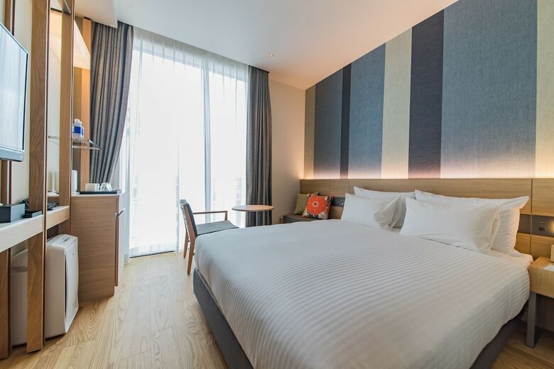 Jr Kyushu Hotel Blossom Naha