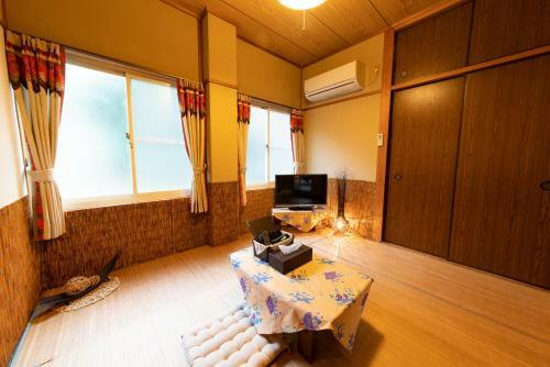 Hostal Bali & Cat Guest House