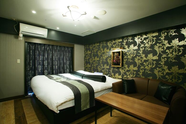 Hotel Christmas Numazu (love Hotel)