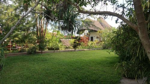 Coast Sun Gardens Cottage