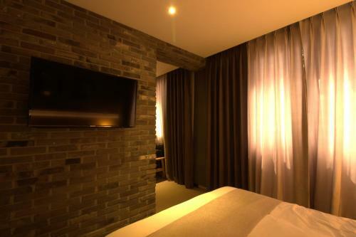 Vella Suite Hotel