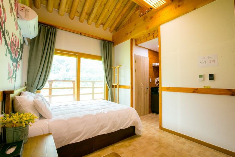 Hotel Royal Room Of King