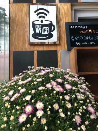 Hostal Airport Guesthouse