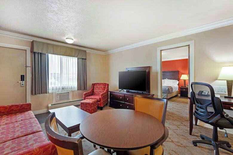 Best Western Plus Mirage Hotel And Resort