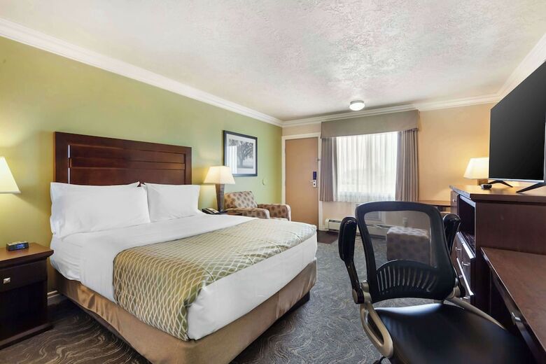 Best Western Plus Mirage Hotel And Resort
