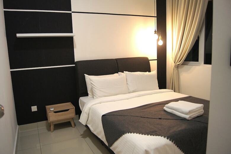 Hotel Twin Galaxy Suites By Iconic Bliss