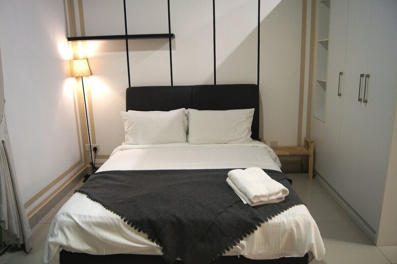 Hotel Twin Galaxy Suites By Iconic Bliss