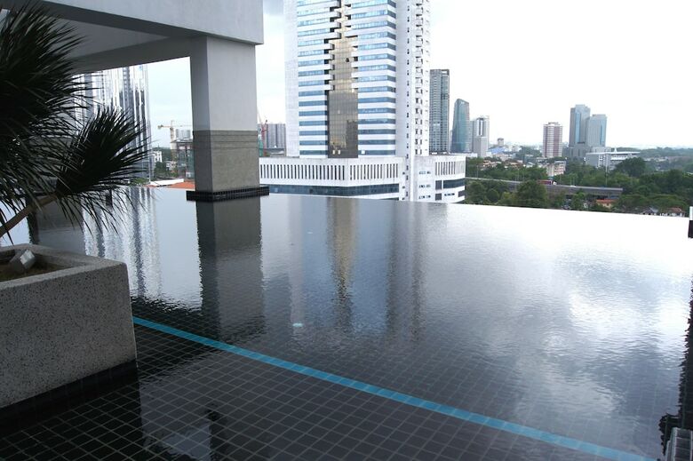 Hotel Twin Galaxy Suites By Iconic Bliss