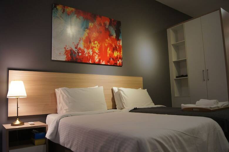 Hotel Twin Galaxy Suites By Iconic Bliss