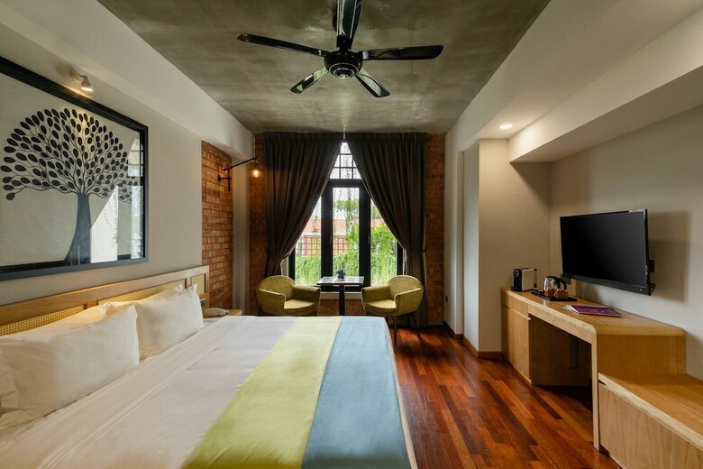 Treasures Hotel And Suites