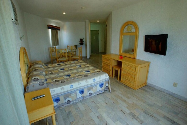 Hotel Imperial Las Perlas