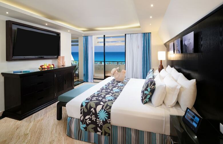 Hotel The Pyramid At Grand Cancun By Oasis