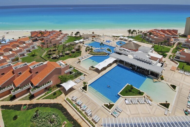 Hotel Wyndham Grand Cancun All Inclusive Resort & Villas