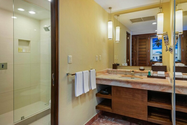 Hotel Wyndham Grand Cancun All Inclusive Resort & Villas
