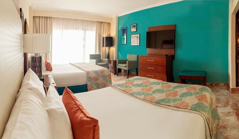 Hotel Wyndham Grand Cancun All Inclusive Resort & Villas