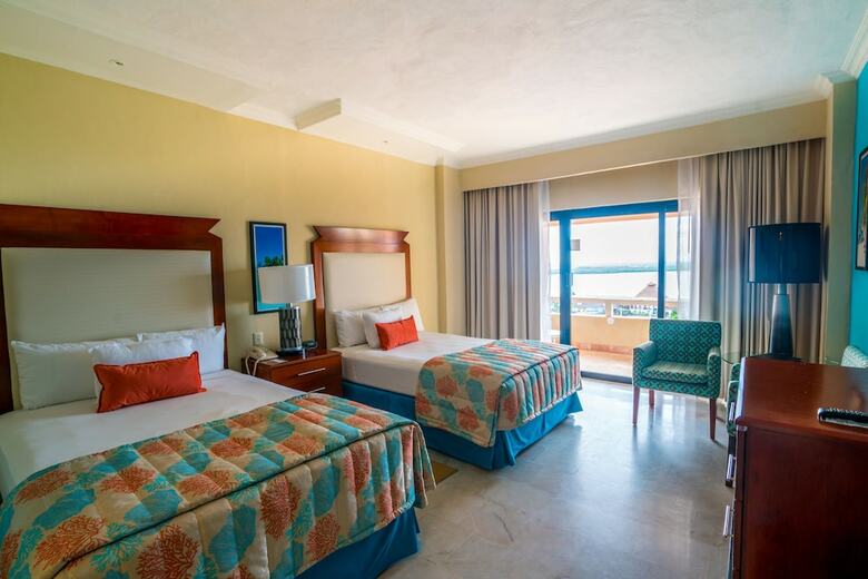 Hotel Wyndham Grand Cancun All Inclusive Resort & Villas