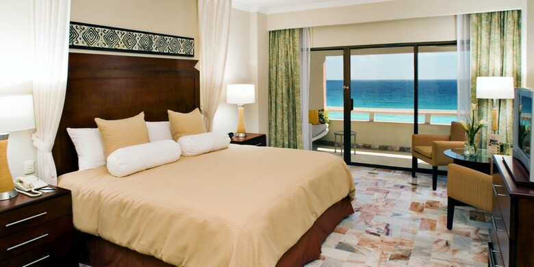 Hotel Wyndham Grand Cancun All Inclusive Resort & Villas