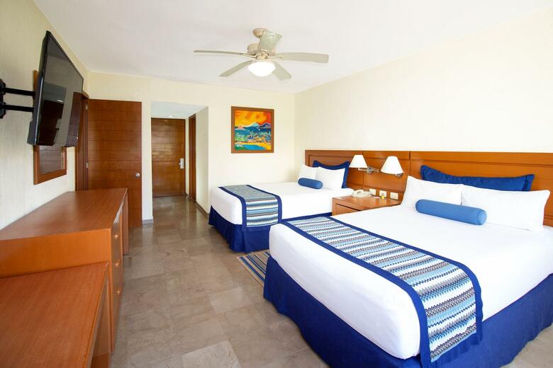 Hotel Plaza Pelicanos Grand Beach Resort