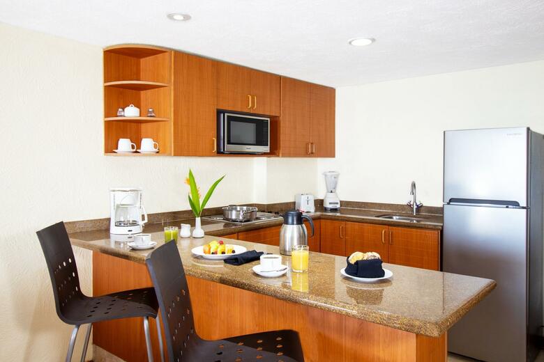 Hotel Plaza Pelicanos Grand Beach Resort