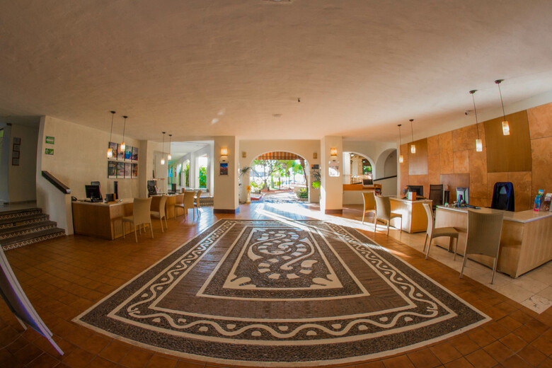 Hotel Plaza Pelicanos Grand Beach Resort