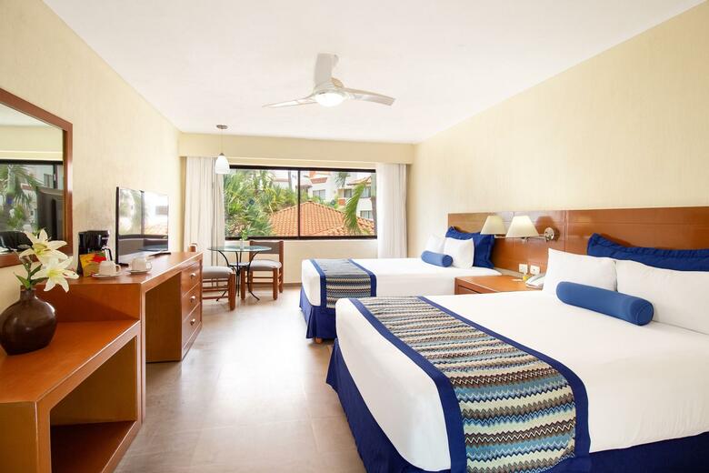 Hotel Plaza Pelicanos Grand Beach Resort
