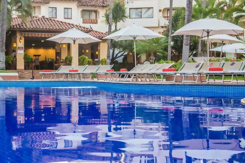 Hotel Plaza Pelicanos Grand Beach Resort