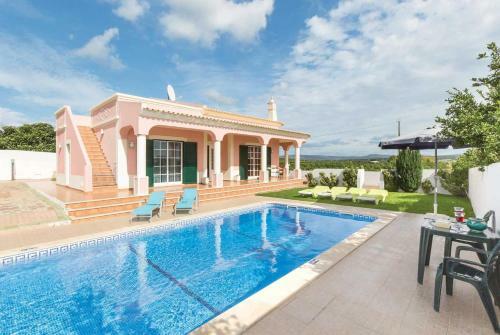 Ferrarias Villa Sleeps 6 Air Con Wifi