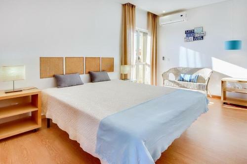 Gale Villa Sleeps 7 Pool Air Con Wifi