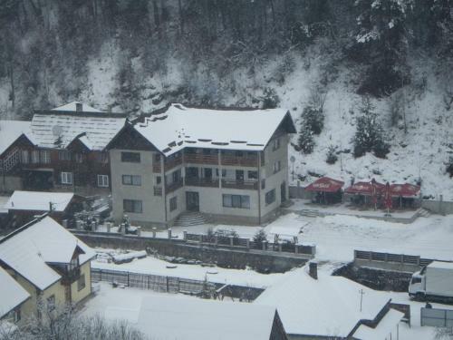 Hostal Pensiunea La Rachitele