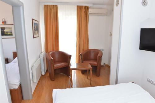 Apartment And Rooms In Club