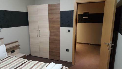 Lux Apartman U Hotelu Milmari