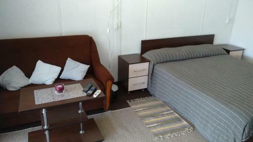 Hostal Nakhalenok Guest House