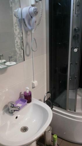 Hostal Nakhalenok Guest House
