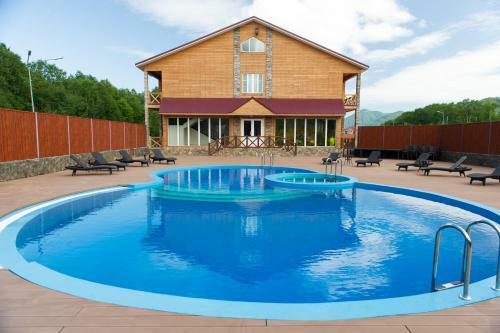 Hotel Baza Otdykha Lesnaya Polyana
