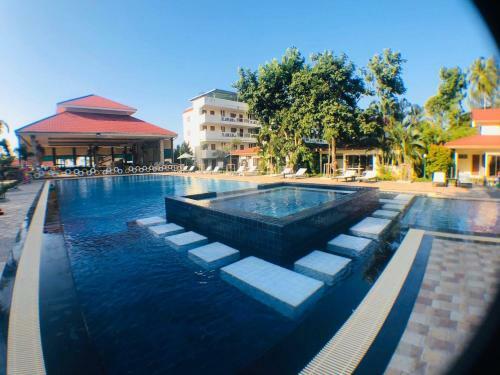 New Travel Beach Hotel & Resort