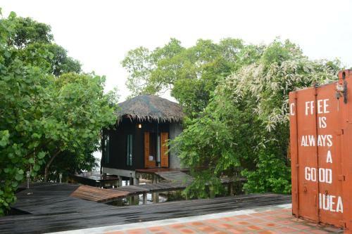Hotel Charn Mai Chai Lay