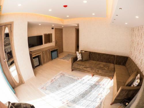 Elif Inan Hotel