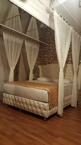 Hotel Zar?na But?k Otel
