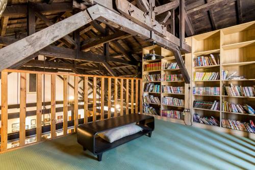 Pisces Youth Hostel