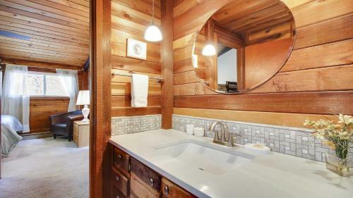 Muskrat 2 Three-bedroom Home