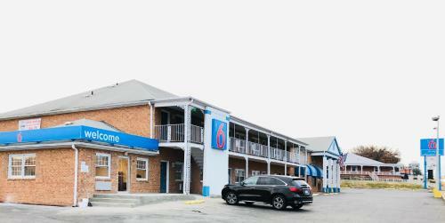 Hotel Motel 6 Falls Church